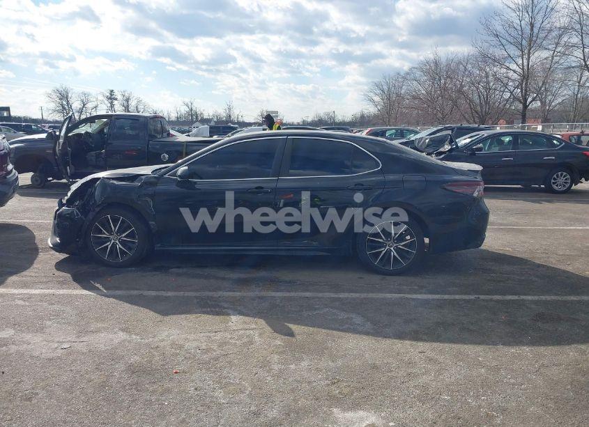 Photo 14 of 2021 Toyota Camry SE (VIN 4T1G11AK6MU488155)