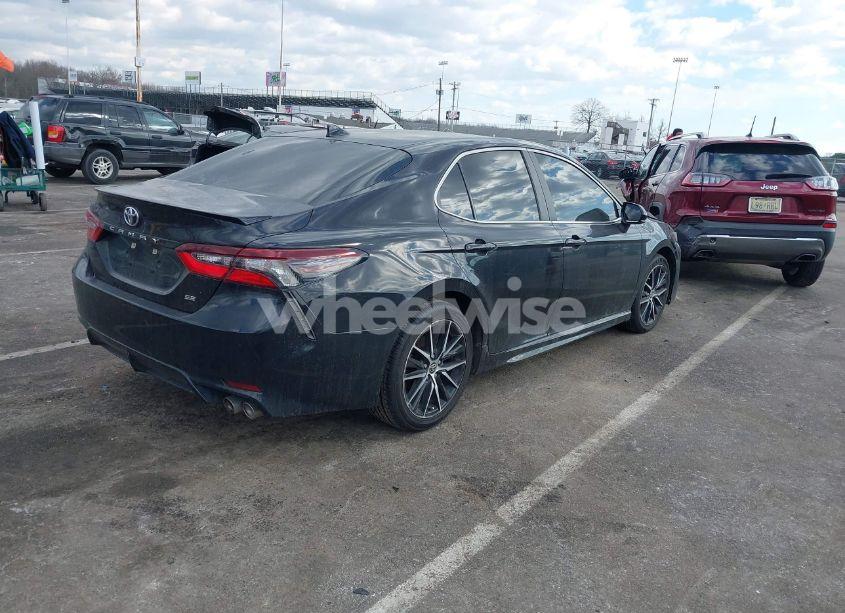 Photo 4 of 2021 Toyota Camry SE (VIN 4T1G11AK6MU488155)