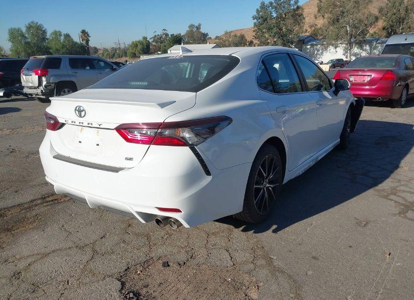 Photo 4 of 2021 Toyota Camry SE (VIN 4T1G11AK6MU490343)