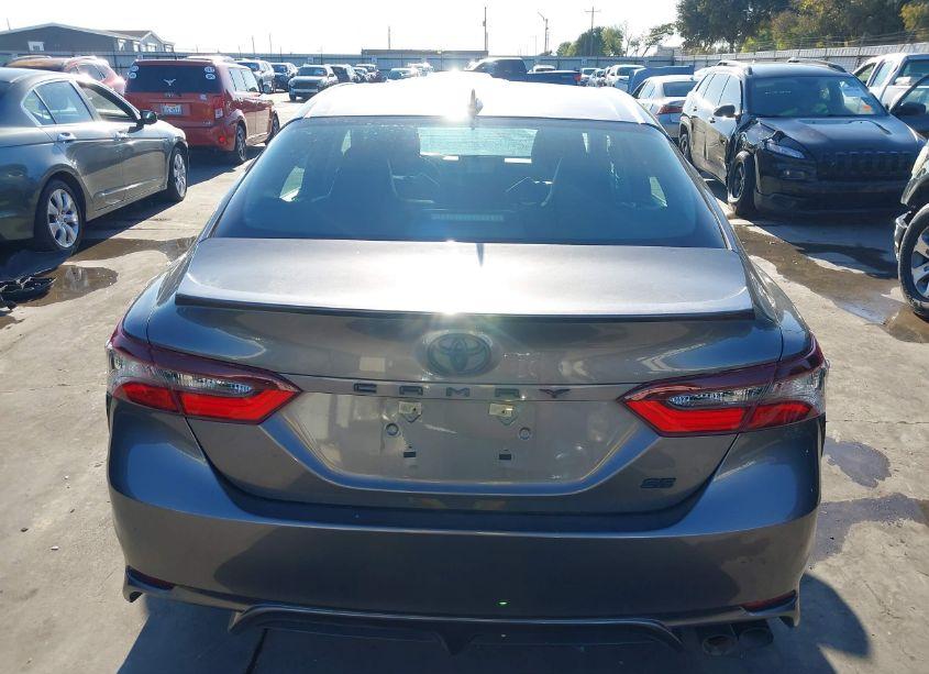 Photo 16 of 2021 Toyota Camry SE (VIN 4T1G11AK6MU512583)