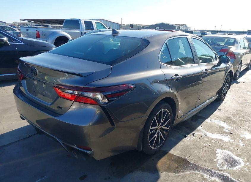 Photo 4 of 2021 Toyota Camry SE (VIN 4T1G11AK6MU512583)