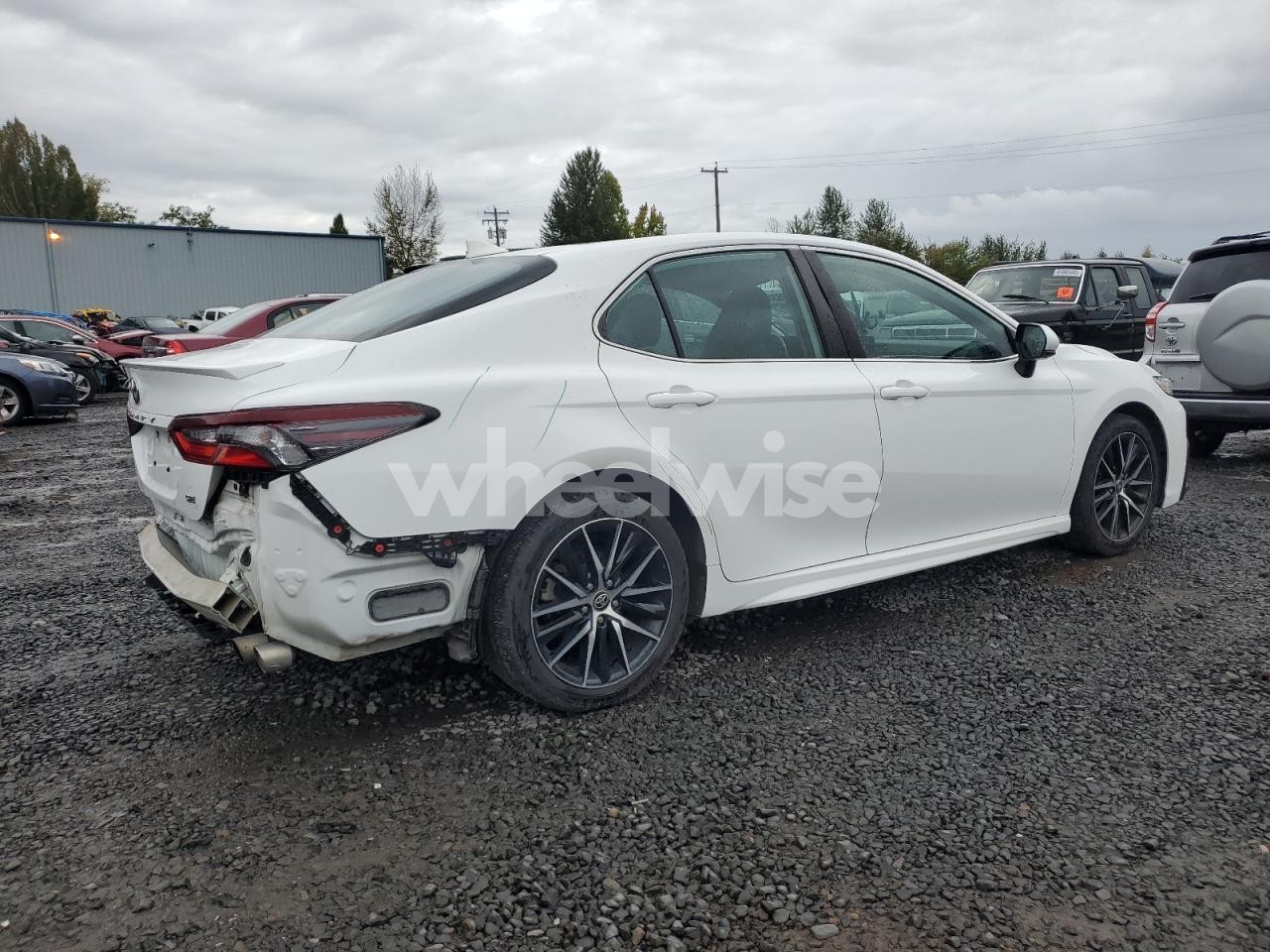 Photo 3 of 2021 TOYOTA CAMRY SE (VIN 4T1G11AK6MU516326)