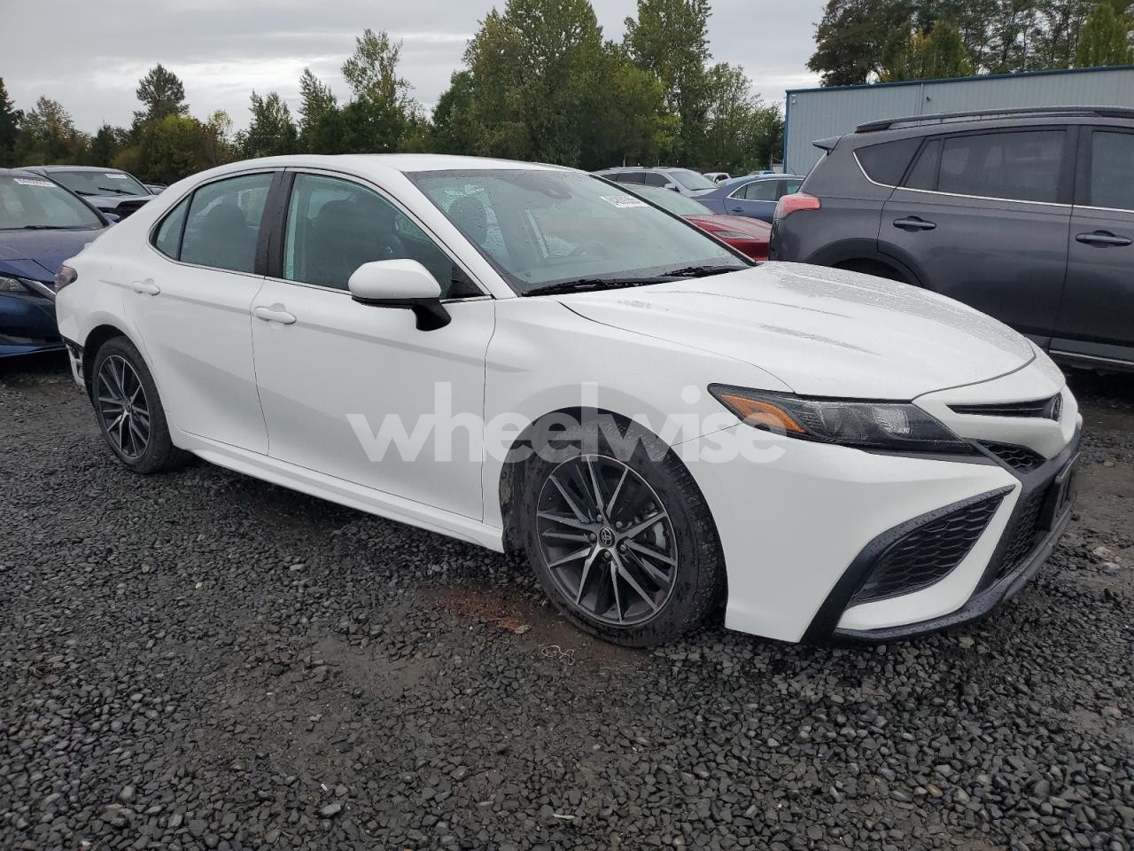 Photo 4 of 2021 TOYOTA CAMRY SE (VIN 4T1G11AK6MU516326)
