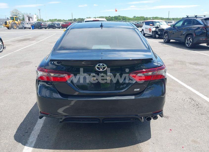 Photo 16 of 2021 Toyota Camry SE (VIN 4T1G11AK6MU516682)