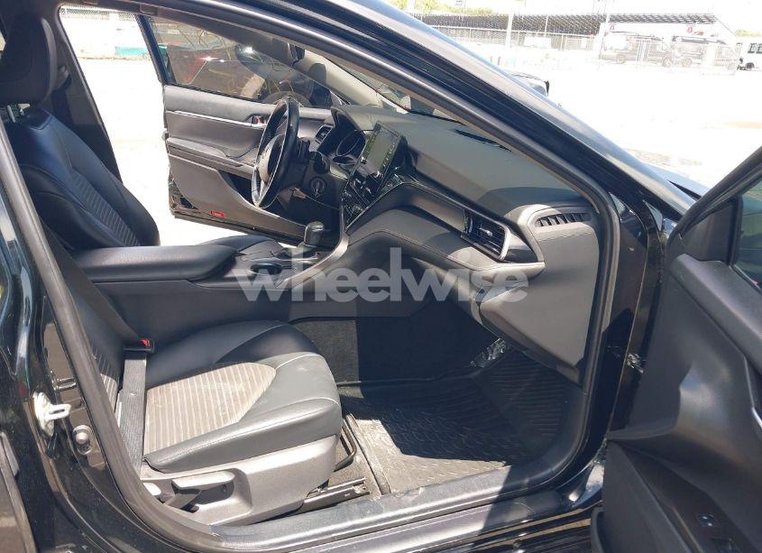 Photo 5 of 2021 Toyota Camry SE (VIN 4T1G11AK6MU516682)