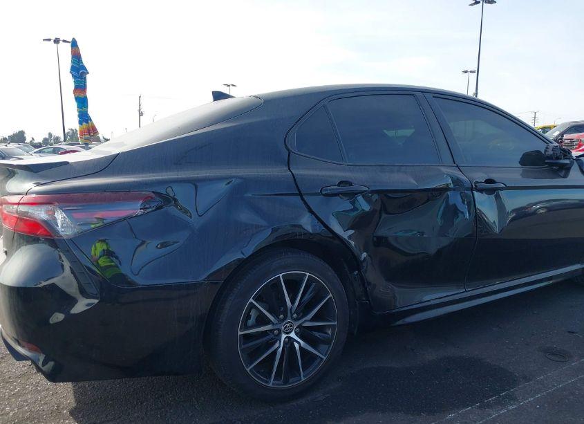 Photo 17 of 2021 Toyota Camry SE (VIN 4T1G11AK6MU518691)