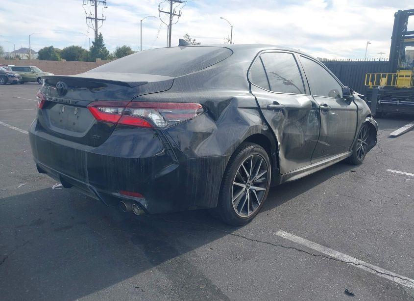 Photo 4 of 2021 Toyota Camry SE (VIN 4T1G11AK6MU518691)