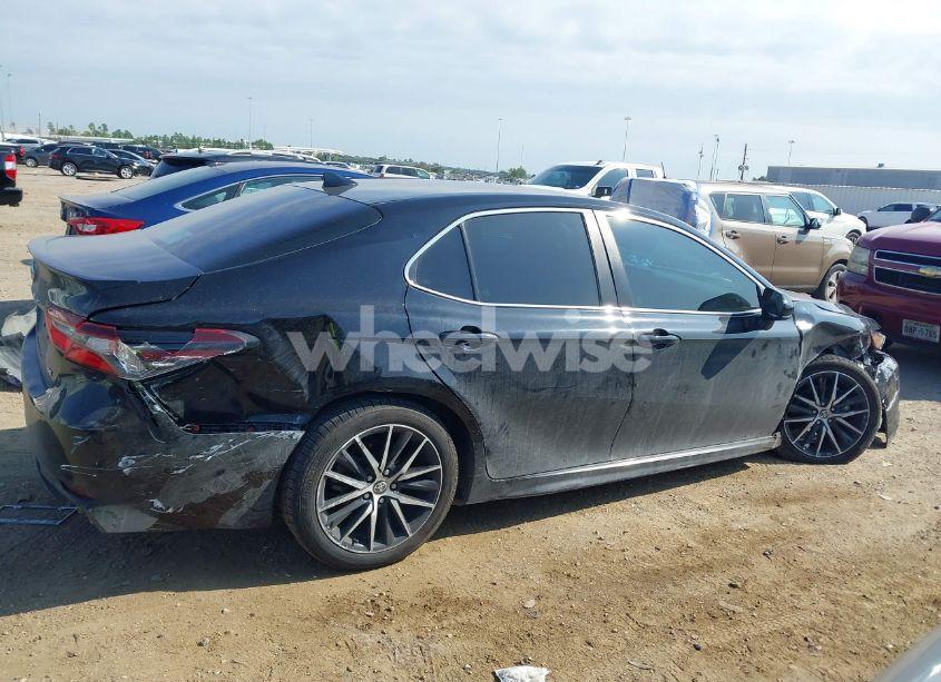 Photo 13 of 2021 Toyota Camry SE (VIN 4T1G11AK6MU529206)