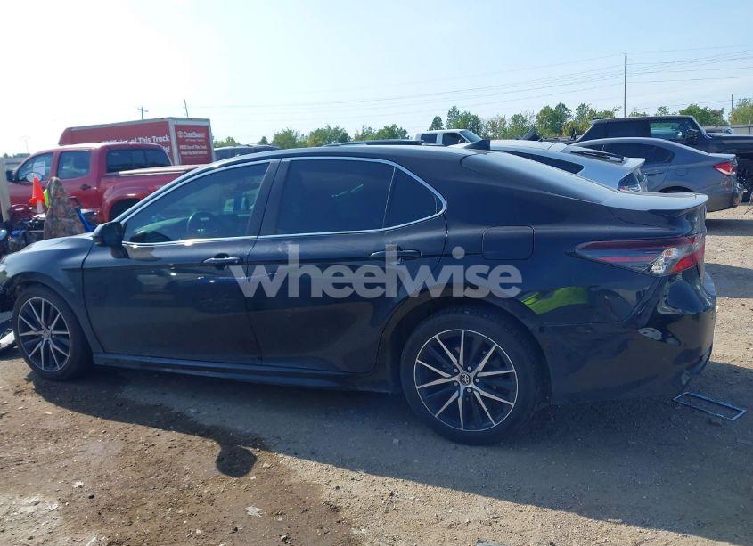 Photo 14 of 2021 Toyota Camry SE (VIN 4T1G11AK6MU529206)