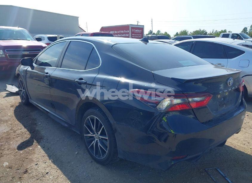 Photo 3 of 2021 Toyota Camry SE (VIN 4T1G11AK6MU529206)