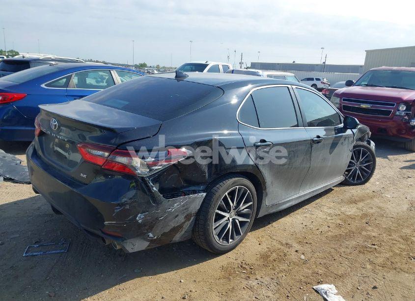 Photo 4 of 2021 Toyota Camry SE (VIN 4T1G11AK6MU529206)