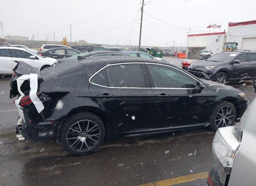 Photo 13 of 2021 Toyota Camry SE (VIN 4T1G11AK6MU539895)