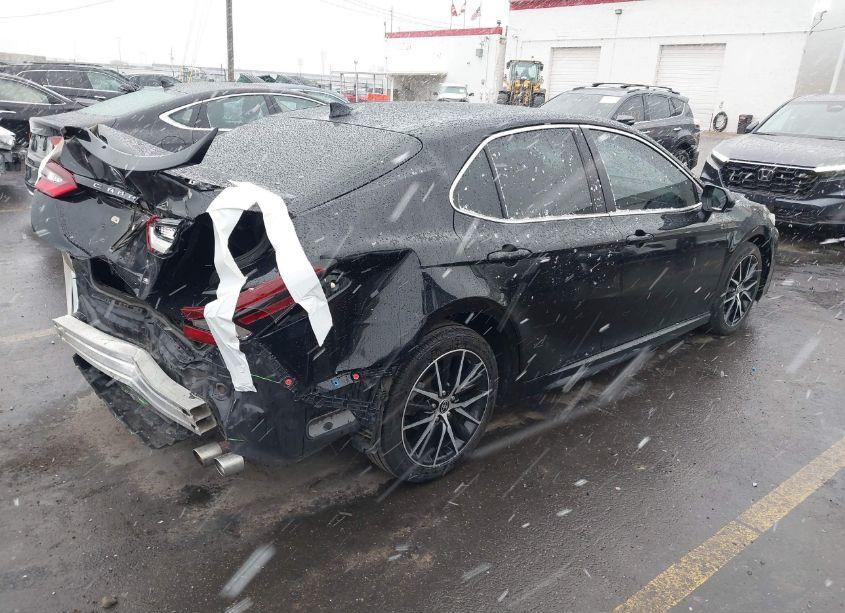 Photo 4 of 2021 Toyota Camry SE (VIN 4T1G11AK6MU539895)