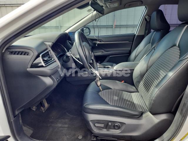 Photo 5 of 2021 TOYOTA CAMRY SE (VIN 4T1G11AK6MU557684)