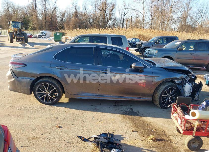 Photo 14 of 2021 Toyota Camry SE (VIN 4T1G11AK6MU574470)