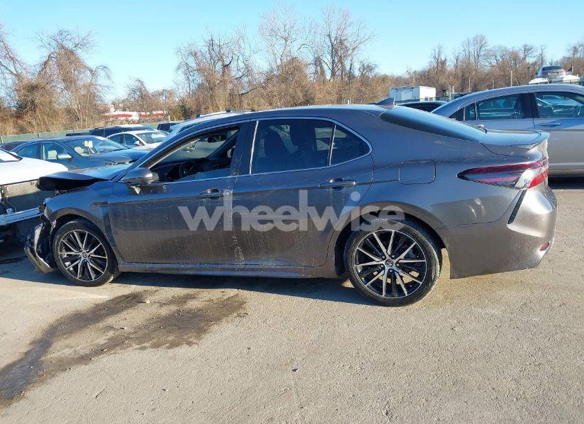 Photo 15 of 2021 Toyota Camry SE (VIN 4T1G11AK6MU574470)