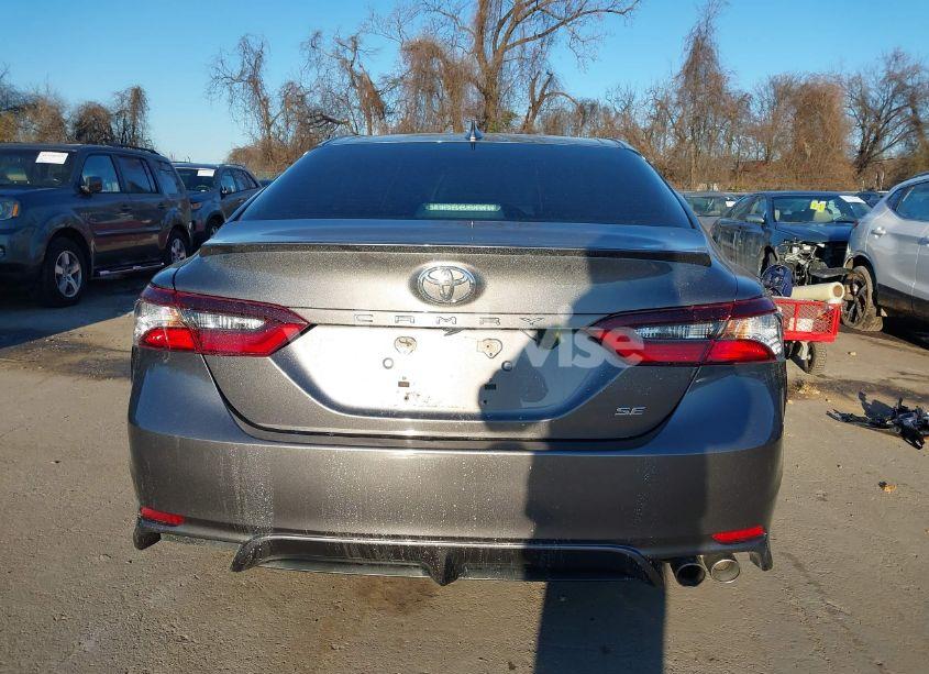 Photo 17 of 2021 Toyota Camry SE (VIN 4T1G11AK6MU574470)