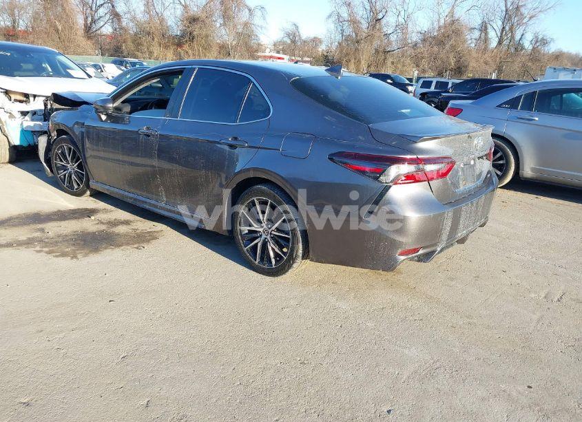Photo 3 of 2021 Toyota Camry SE (VIN 4T1G11AK6MU574470)