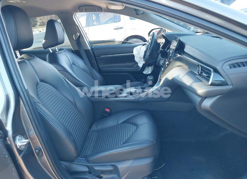 Photo 5 of 2021 Toyota Camry SE (VIN 4T1G11AK6MU574470)