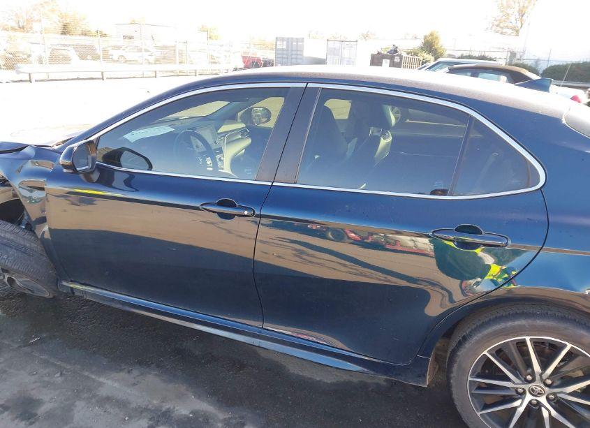 Photo 15 of 2021 Toyota Camry SE (VIN 4T1G11AK6MU595075)