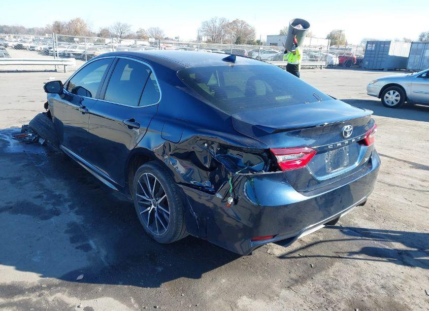 Photo 3 of 2021 Toyota Camry SE (VIN 4T1G11AK6MU595075)