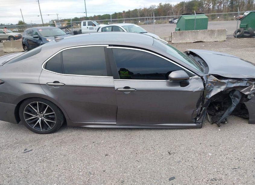 Photo 14 of 2021 Toyota Camry SE (VIN 4T1G11AK6MU596811)