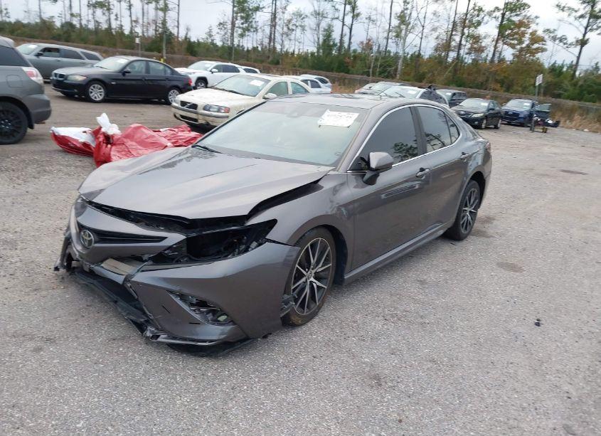 Photo 2 of 2021 Toyota Camry SE (VIN 4T1G11AK6MU596811)