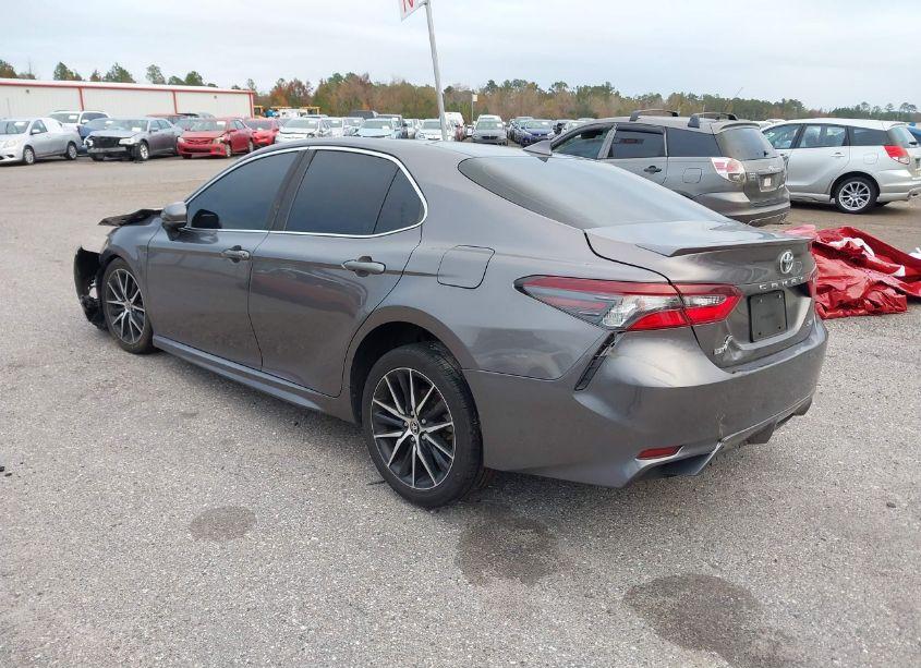 Photo 3 of 2021 Toyota Camry SE (VIN 4T1G11AK6MU596811)