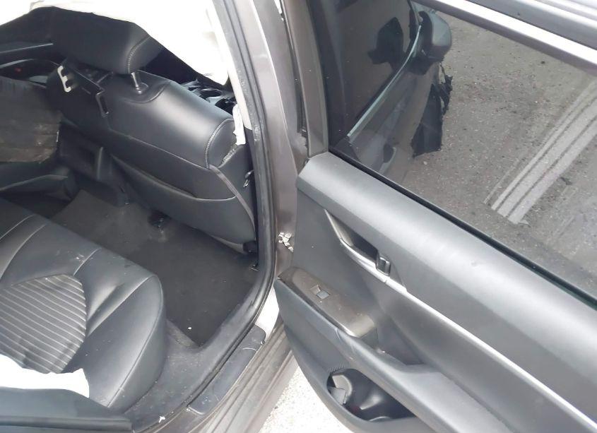 Photo 8 of 2021 Toyota Camry SE (VIN 4T1G11AK6MU596811)