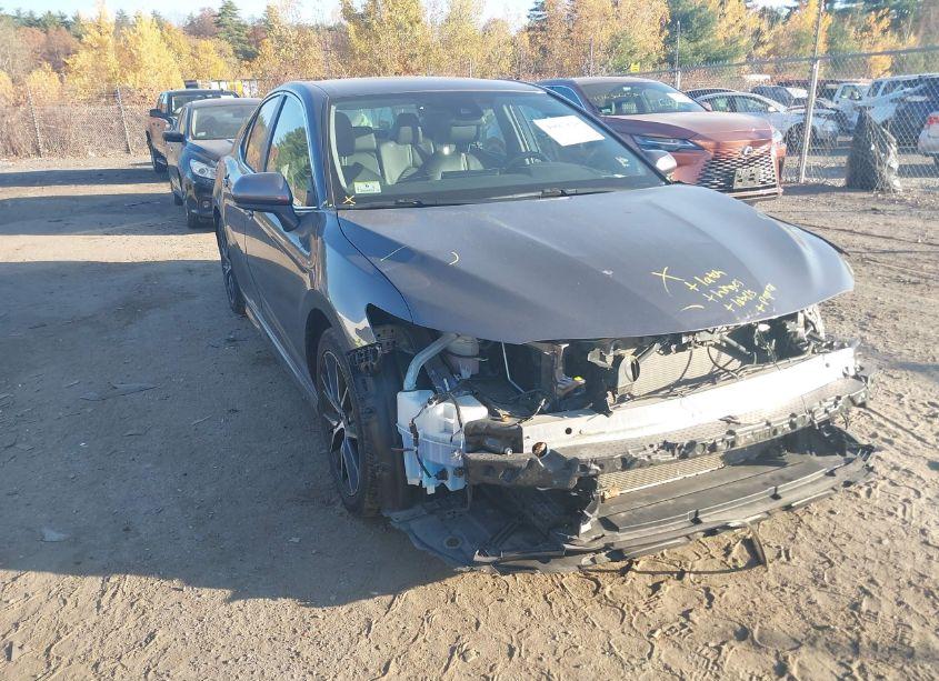 2021 Toyota Camry SE (VIN 4T1G11AK6MU614238) main photo