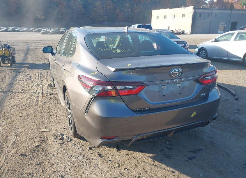 Photo 3 of 2021 Toyota Camry SE (VIN 4T1G11AK6MU614238)