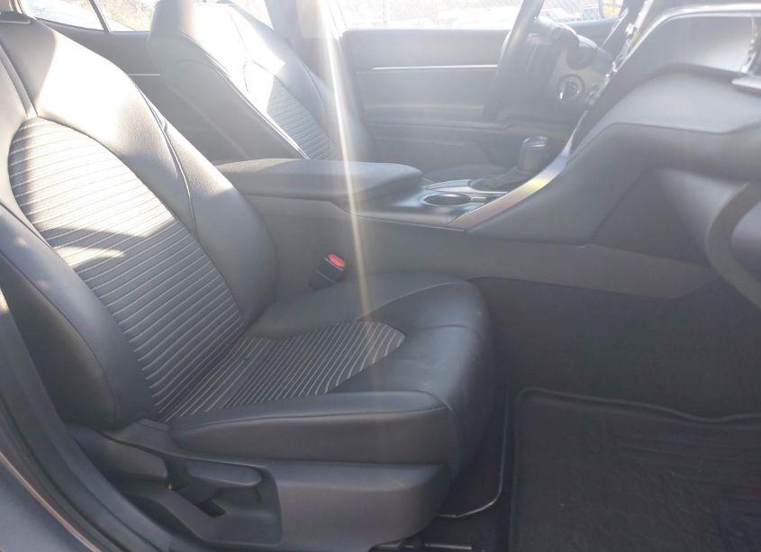 Photo 5 of 2021 Toyota Camry SE (VIN 4T1G11AK6MU614238)