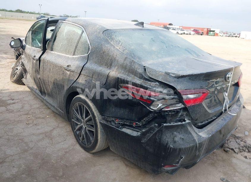 Photo 3 of 2022 Toyota Camry SE (VIN 4T1G11AK6NU003031)