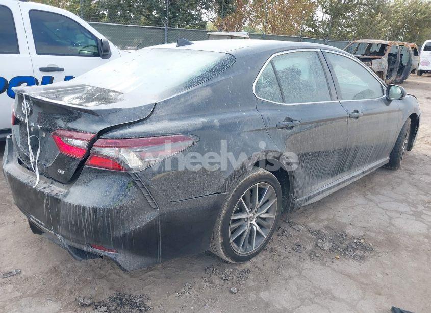 Photo 4 of 2022 Toyota Camry SE (VIN 4T1G11AK6NU003031)