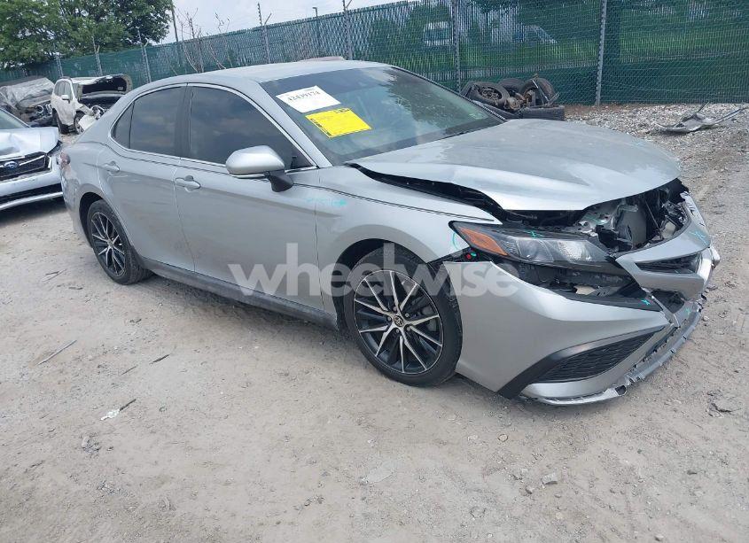 2022 Toyota Camry SE (VIN 4T1G11AK6NU017656) main photo
