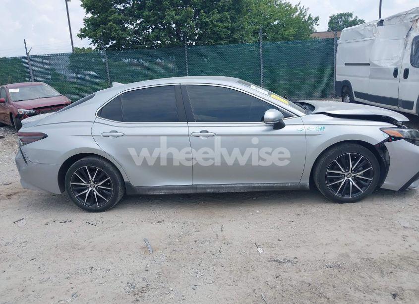 Photo 13 of 2022 Toyota Camry SE (VIN 4T1G11AK6NU017656)