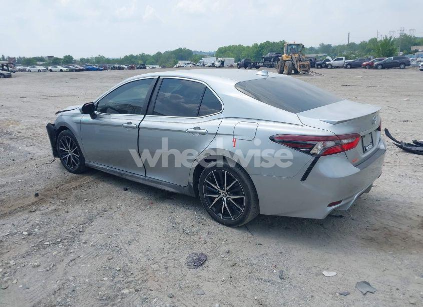 Photo 3 of 2022 Toyota Camry SE (VIN 4T1G11AK6NU017656)