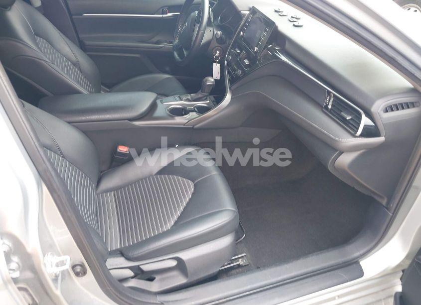 Photo 5 of 2022 Toyota Camry SE (VIN 4T1G11AK6NU017656)