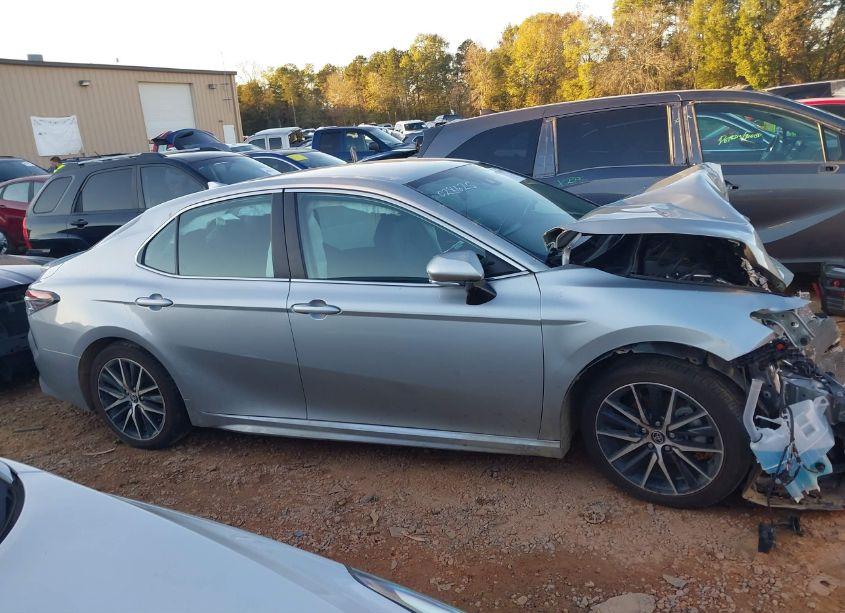 Photo 13 of 2022 Toyota Camry SE (VIN 4T1G11AK6NU028625)