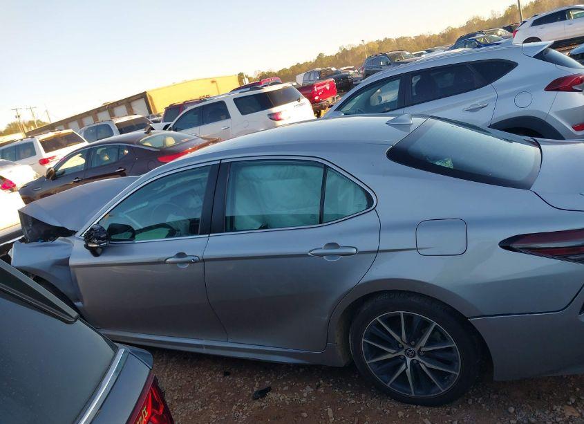 Photo 14 of 2022 Toyota Camry SE (VIN 4T1G11AK6NU028625)