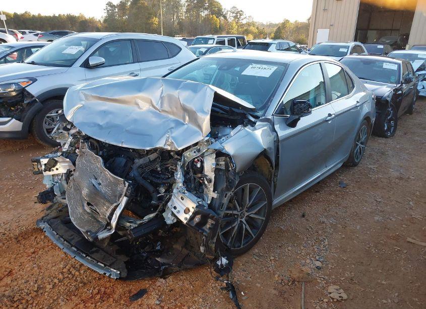 Photo 2 of 2022 Toyota Camry SE (VIN 4T1G11AK6NU028625)