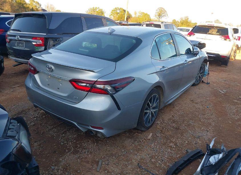Photo 4 of 2022 Toyota Camry SE (VIN 4T1G11AK6NU028625)