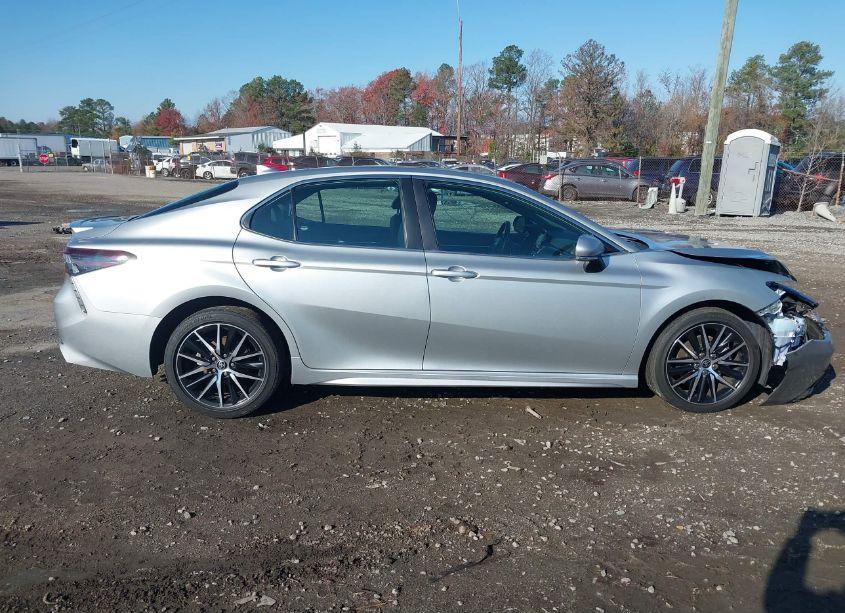 Photo 13 of 2022 Toyota Camry SE (VIN 4T1G11AK6NU040838)