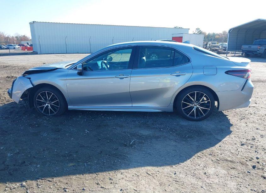 Photo 14 of 2022 Toyota Camry SE (VIN 4T1G11AK6NU040838)