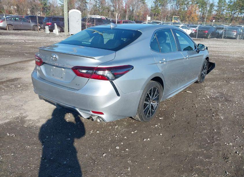 Photo 4 of 2022 Toyota Camry SE (VIN 4T1G11AK6NU040838)