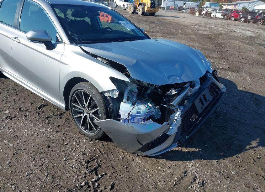 Photo 6 of 2022 Toyota Camry SE (VIN 4T1G11AK6NU040838)