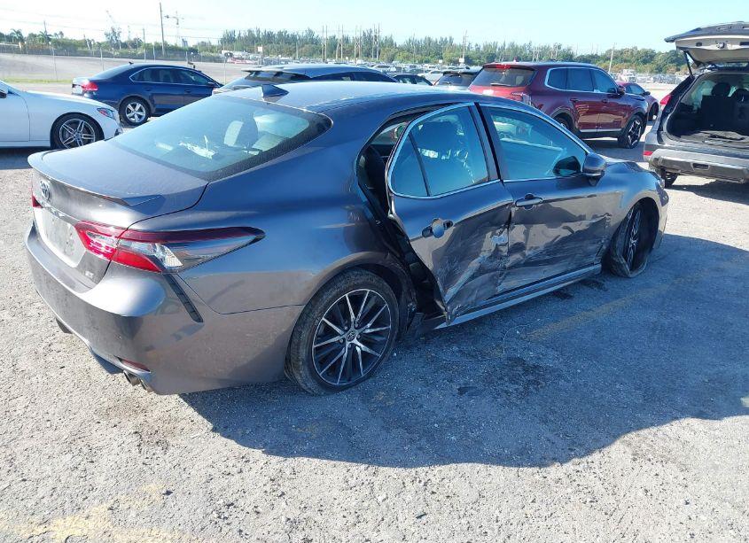 Photo 4 of 2022 Toyota Camry SE (VIN 4T1G11AK6NU499366)