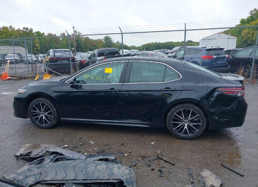 Photo 15 of 2022 Toyota Camry SE (VIN 4T1G11AK6NU622230)