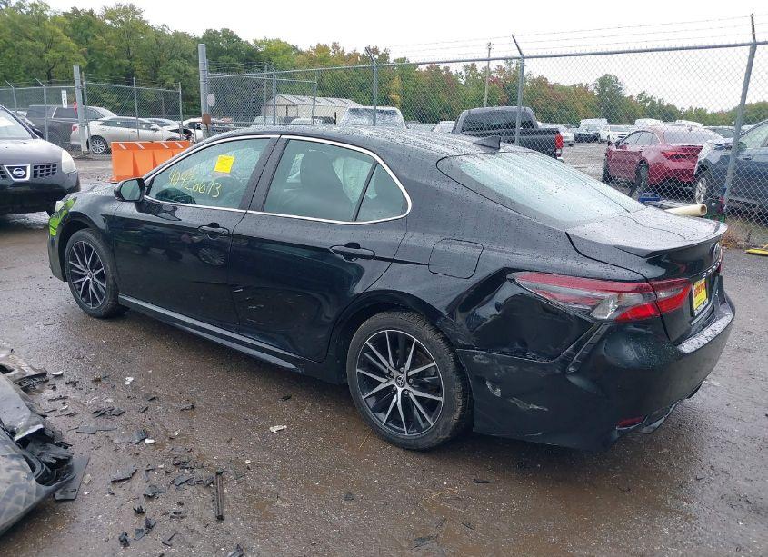 Photo 3 of 2022 Toyota Camry SE (VIN 4T1G11AK6NU622230)