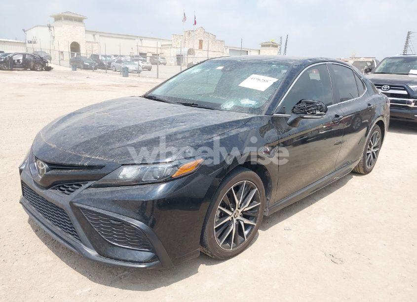 Photo 2 of 2022 Toyota Camry SE (VIN 4T1G11AK6NU623118)